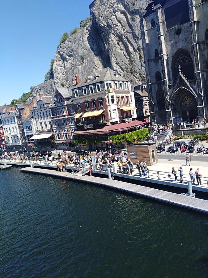 Un Studio A Louer Ds Un Endroit Calme Pres De La Ville De Dinant Exteriör bild