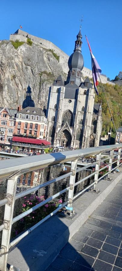 Un Studio A Louer Ds Un Endroit Calme Pres De La Ville De Dinant Exteriör bild